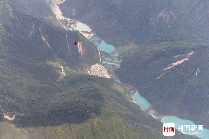 6000米高空俯瞰 航拍显示九寨沟依然美丽