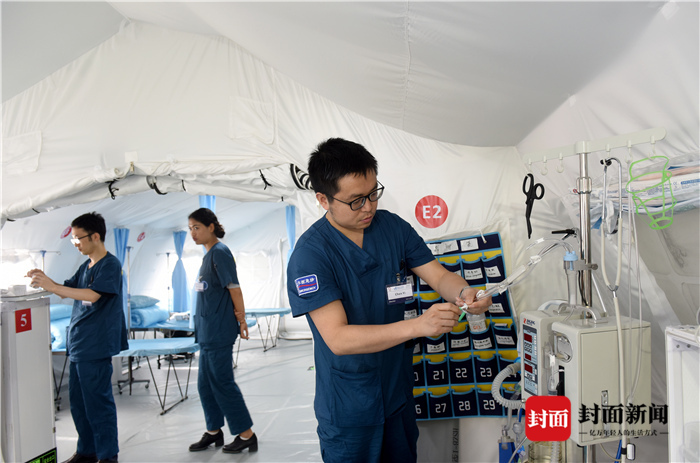 世界首支最高级别(非军方)国际应急医疗队在蓉