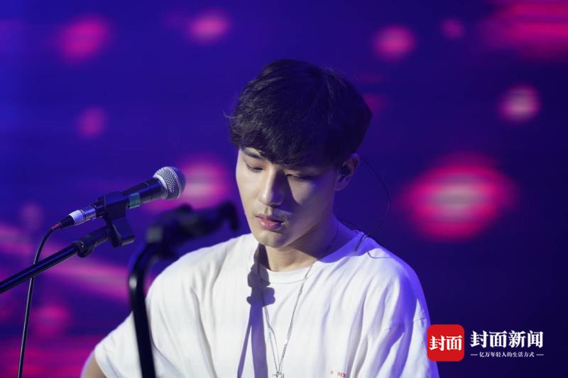 这场燃爆蓉城的演唱会 抖音神曲原唱、 哈林