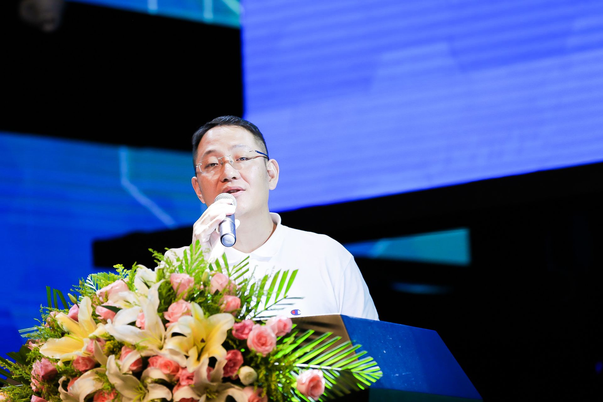 不炒电竞小镇概念 国内首个电竞场馆运营标准