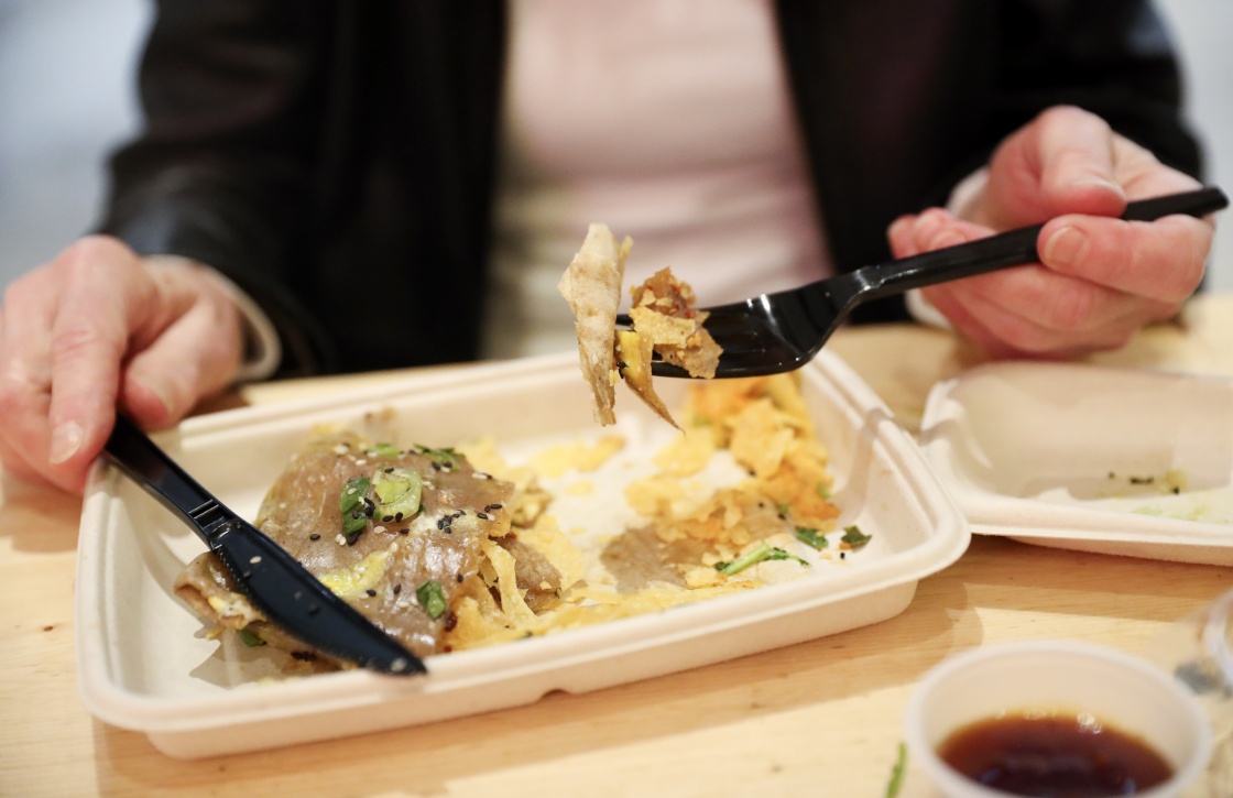 纽约人在纽约开煎饼摊：烤鸭味受欢迎（组图） - 6