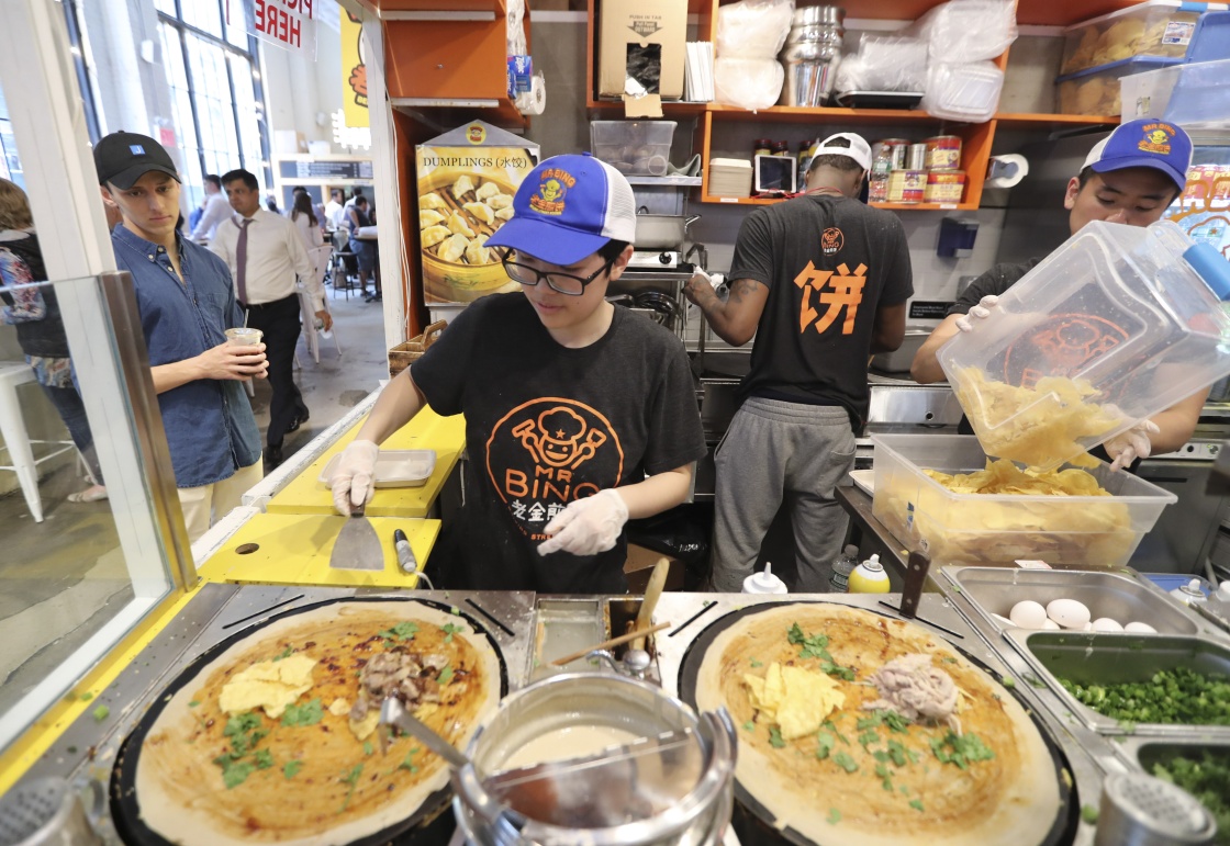 纽约人在纽约开煎饼摊：烤鸭味受欢迎（组图） - 10