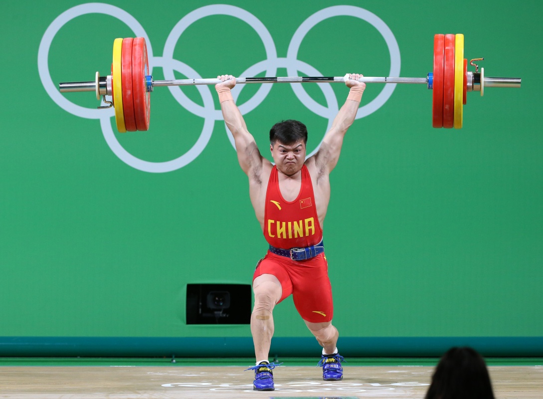 举重——世界杯赛：杨哲获男子109公斤级抓举和总成绩冠军