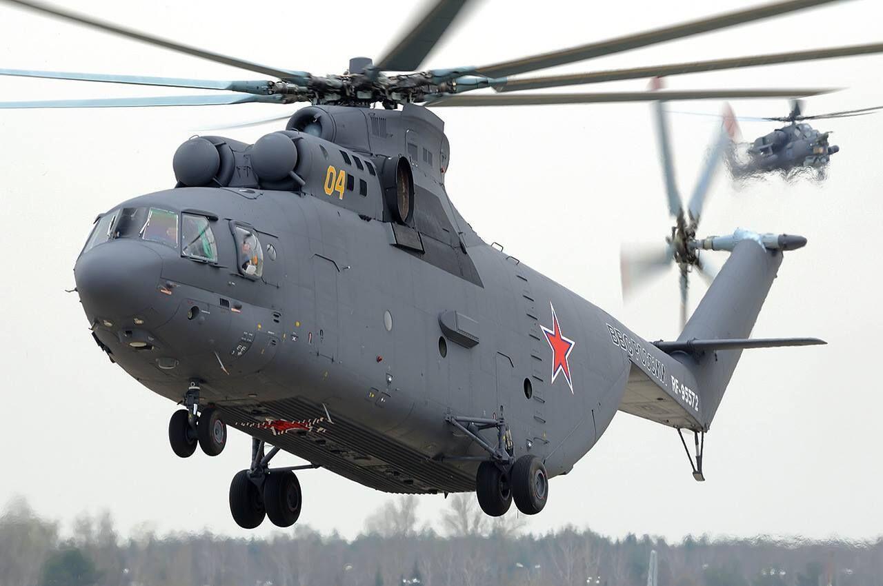 俄军目前装备的米-26重型直升机是世界上最大的直升机