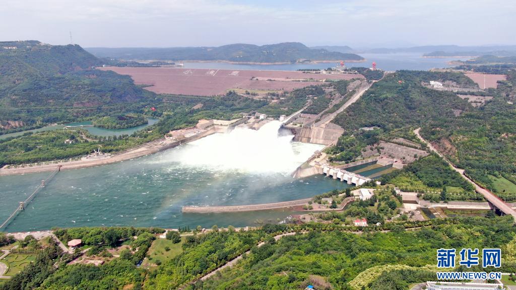 这是6月19日拍摄的黄河小浪底水利枢纽工程(无人机照片).