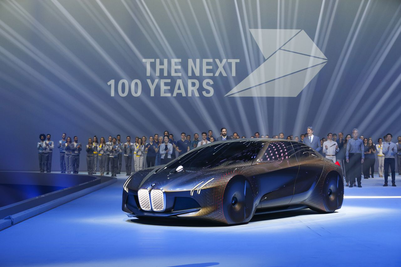 当天,宝马集团百年概念车系列的首款作品bmw vision next 100震撼出场