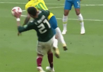 别怪内马尔要翻滚 他是世界杯遭侵犯最多的球员