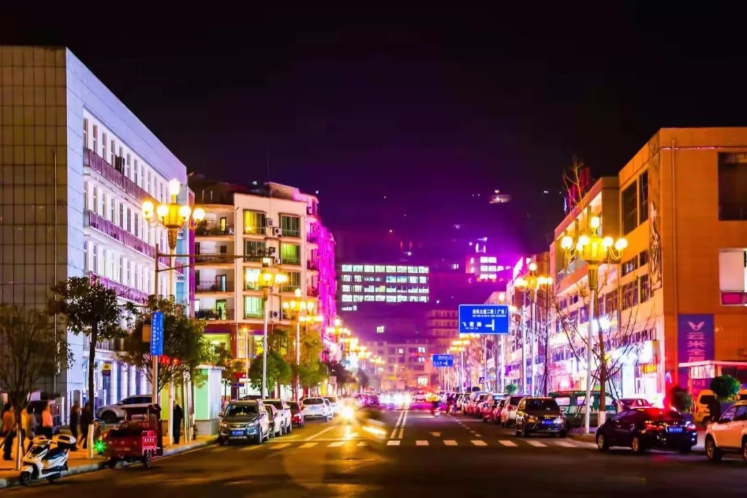 朝天城镇 朝天的夜景 繁华里不失热闹 美丽而迷人!