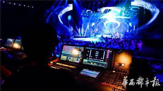 江苏卫视《中国乐队》音乐总监郭亮曾是王菲那