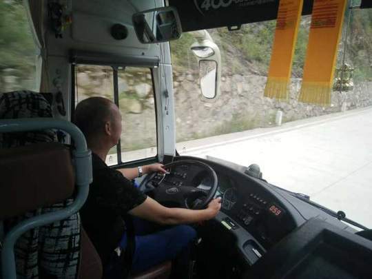 457公里大转移·从九寨沟到成都 6250名游客