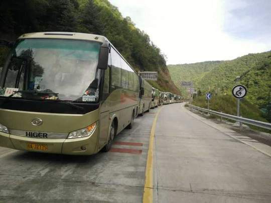 457公里大转移·从九寨沟到成都 6250名游客