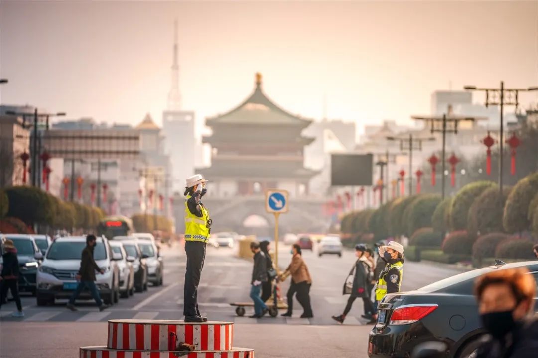 摄影师眼中的西安交警女神