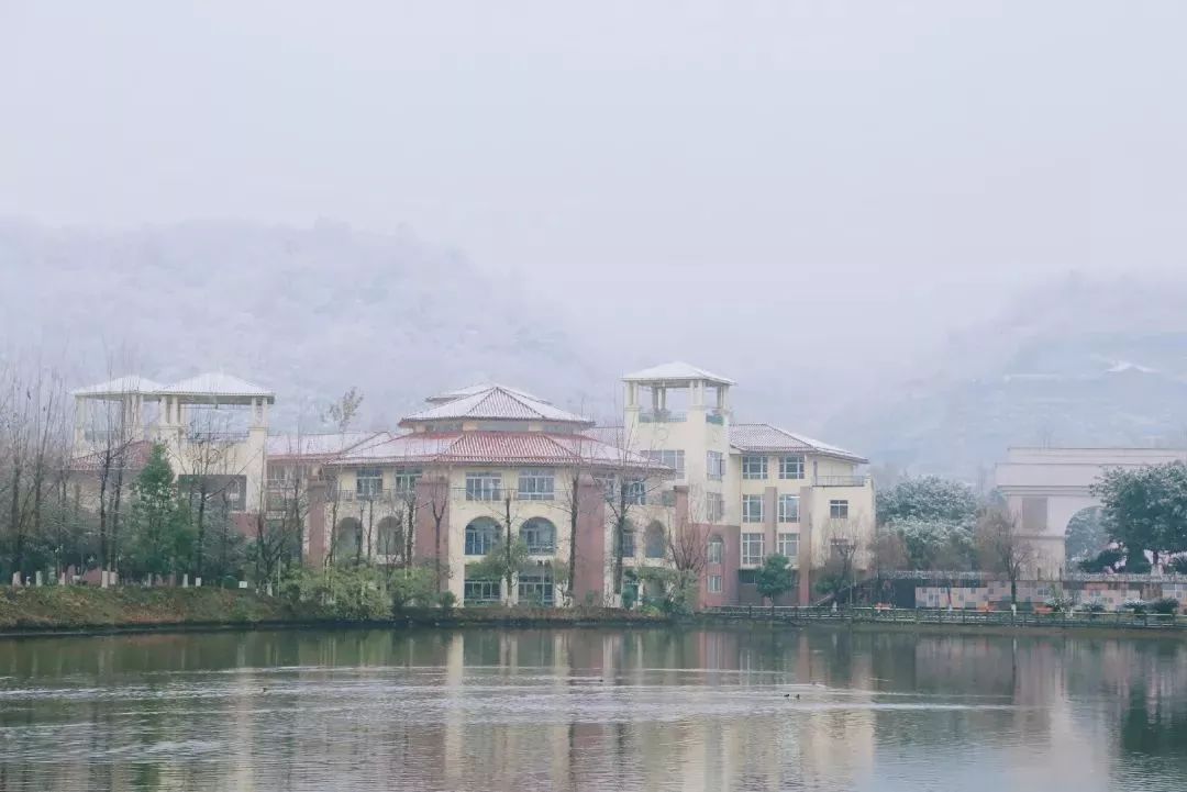 这个冬天,四川雪中17所绝美高校揭晓!