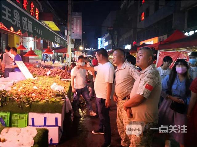 "在双桥夜市卖干锅鱼7年多的张平认为,夜市规范了,对提升昆明的形象也