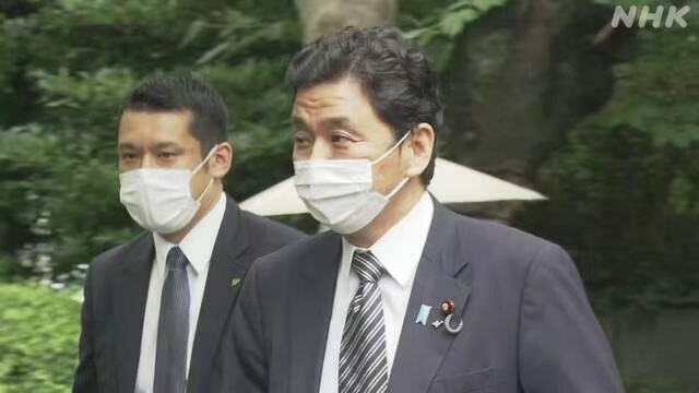 日本防卫大臣岸信夫刚刚参拜靖国神社
