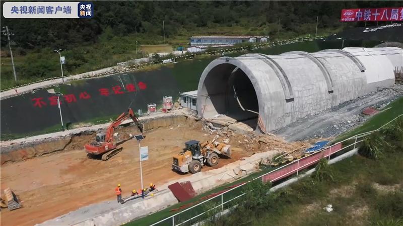 
图bobty为开始掘进的汕头湾隧道中国现在厉害了(图)
