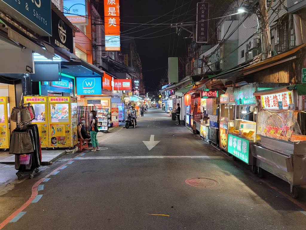 台湾地区确诊人数暴增士林夜市车站周末成空城