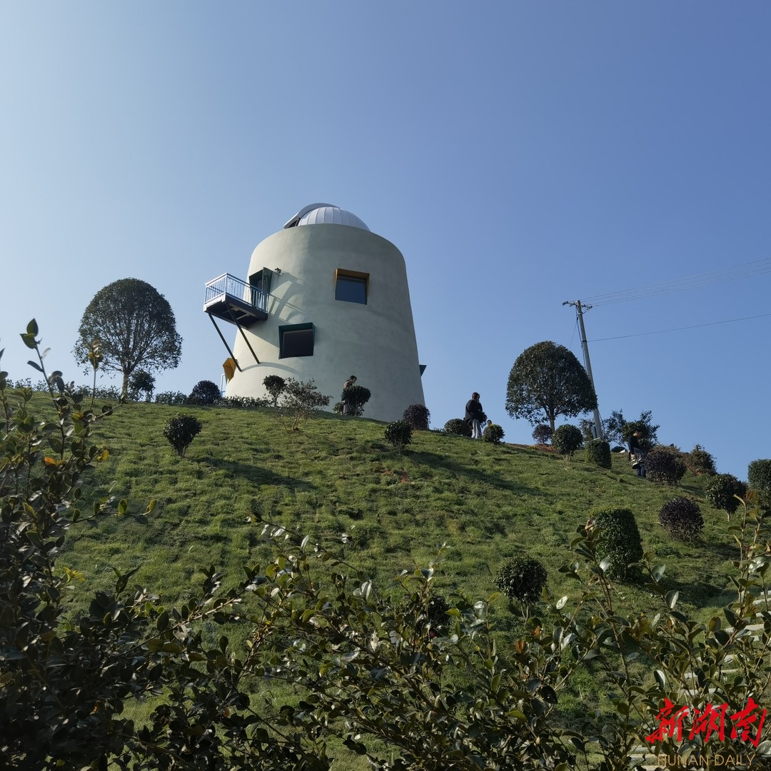 湖南日报一版要闻帮山里娃摘下天上的星星浏阳市小河乡星河天文台竣工