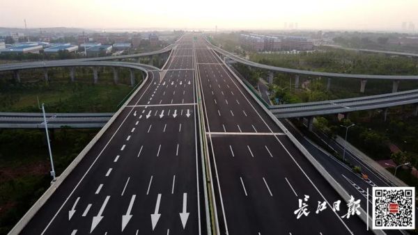 早安武汉今天零时起高速公路恢复收费了这些车辆还能免费
