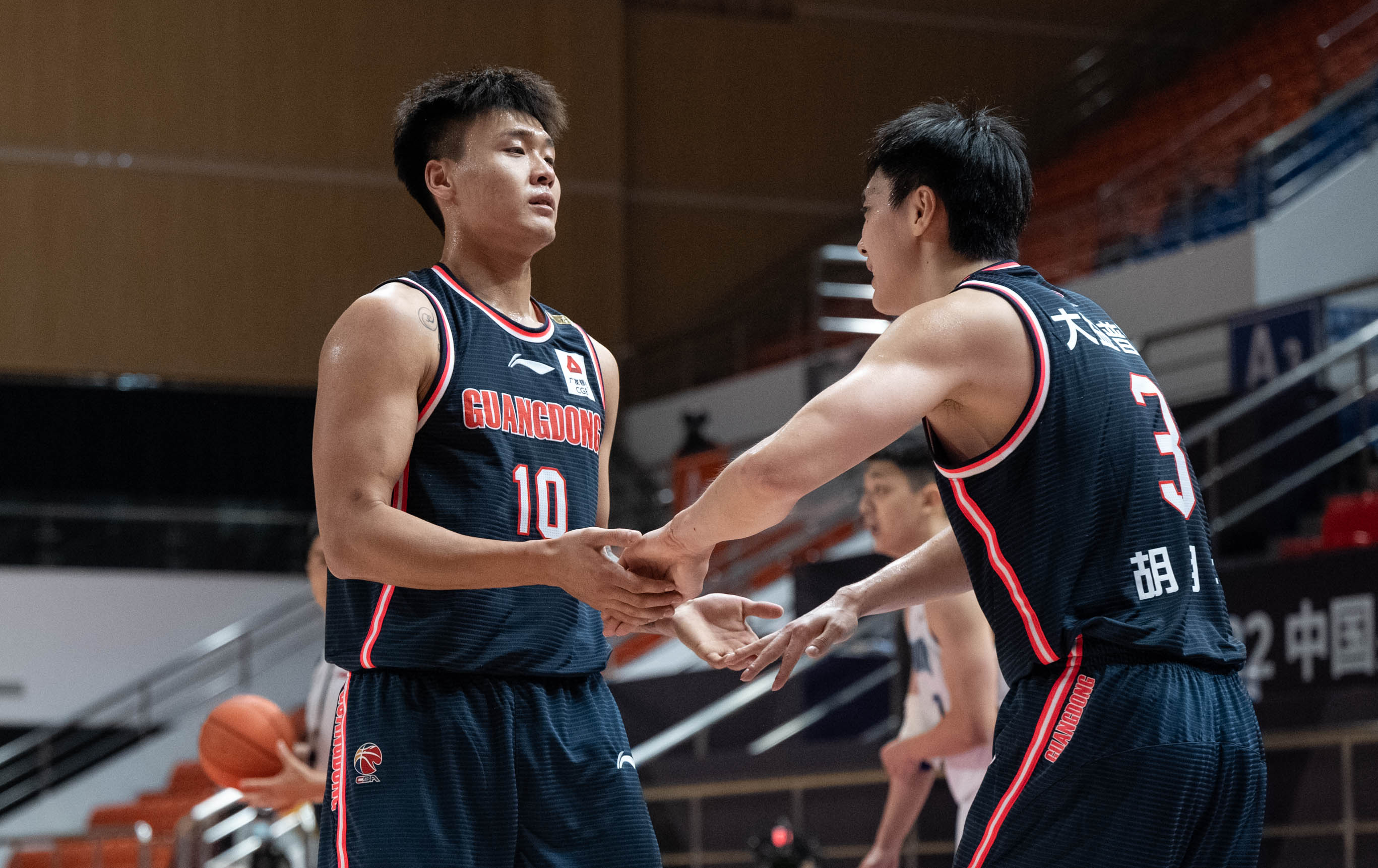 cba广东力克青岛北控20分大胜吉林