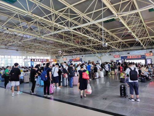 端午小长假最后一日福州火车站预计到达旅客或超10万人次