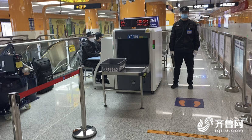 地铁安检成摆设记者保温杯装水顺利通过济南地铁奥体中心站安检