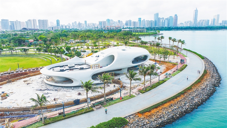 据了解,"云洞图书馆"项目是海口湾片区3号驿站,也是海口湾片区首个高