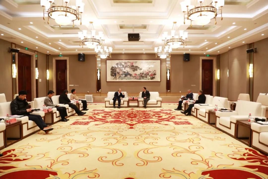 近日,茅台集团分别与到访的雷曼光电科技股份公司,石药控股集团