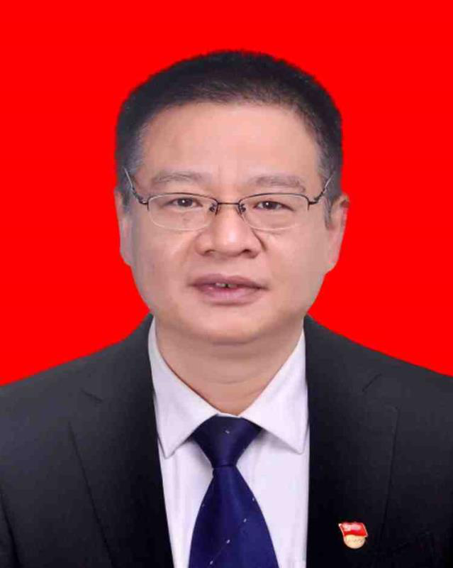 1998年6月加入中国共产党,研究生学历,现任吉水县委副书记,县长