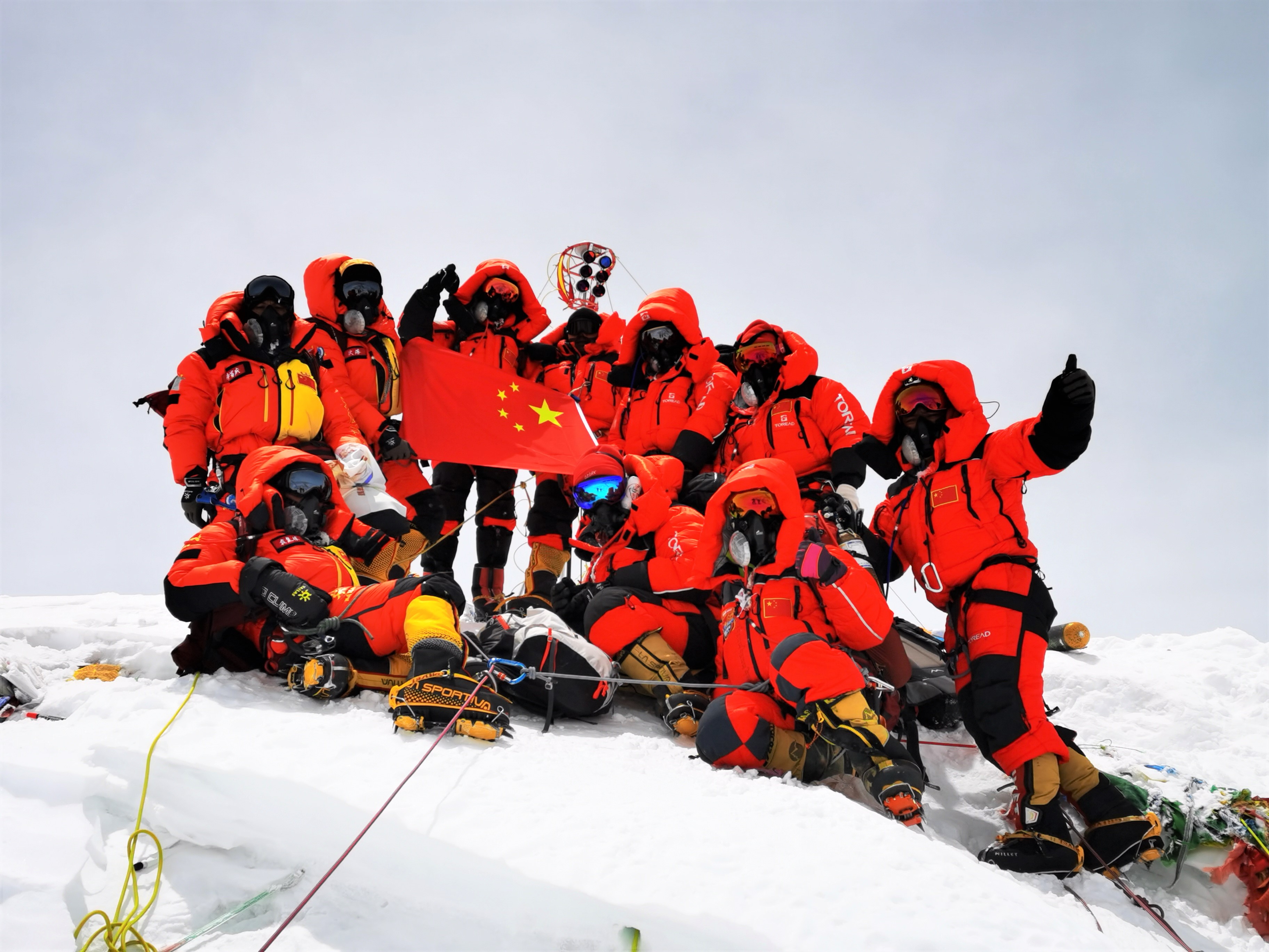 为登山队员喝彩珠峰登顶意义大不同专访登山协会主席李致新