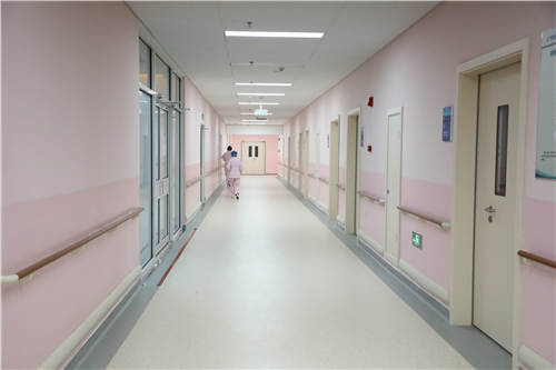 温暖舒适设备先进服务贴心青岛滨海学院附属医院产房正式启用