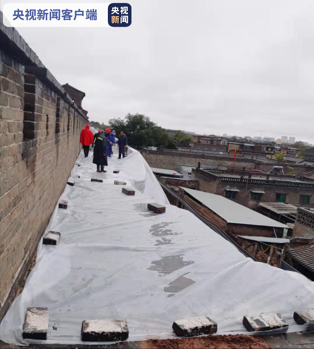 受强降雨影响山西平遥古城一内墙局部坍塌