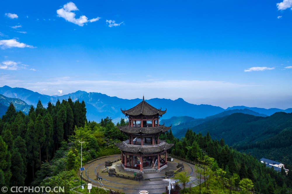 四川什邡钟鼎寺晨曦美如画