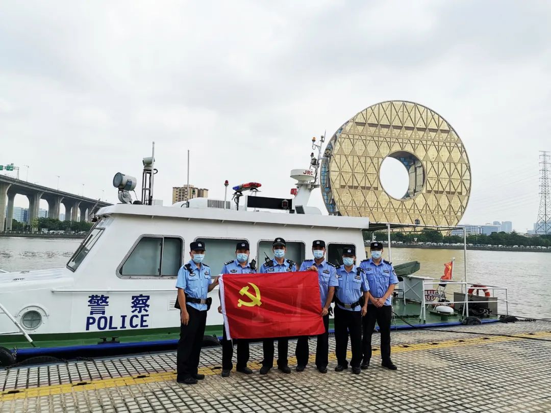 疫情防控广州公安在行动丨广州水警设立水域封控点全力落实封控措施