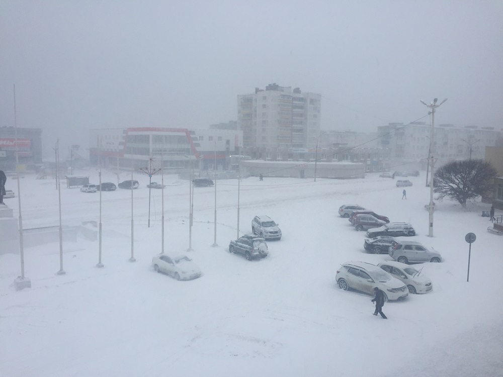 俄罗斯远东多地遭遇暴风雪袭击