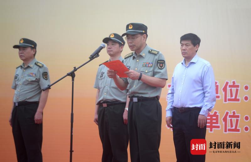 9月11日上午,成都市2019年新兵入伍欢送仪式在成都火车东站西广场举行