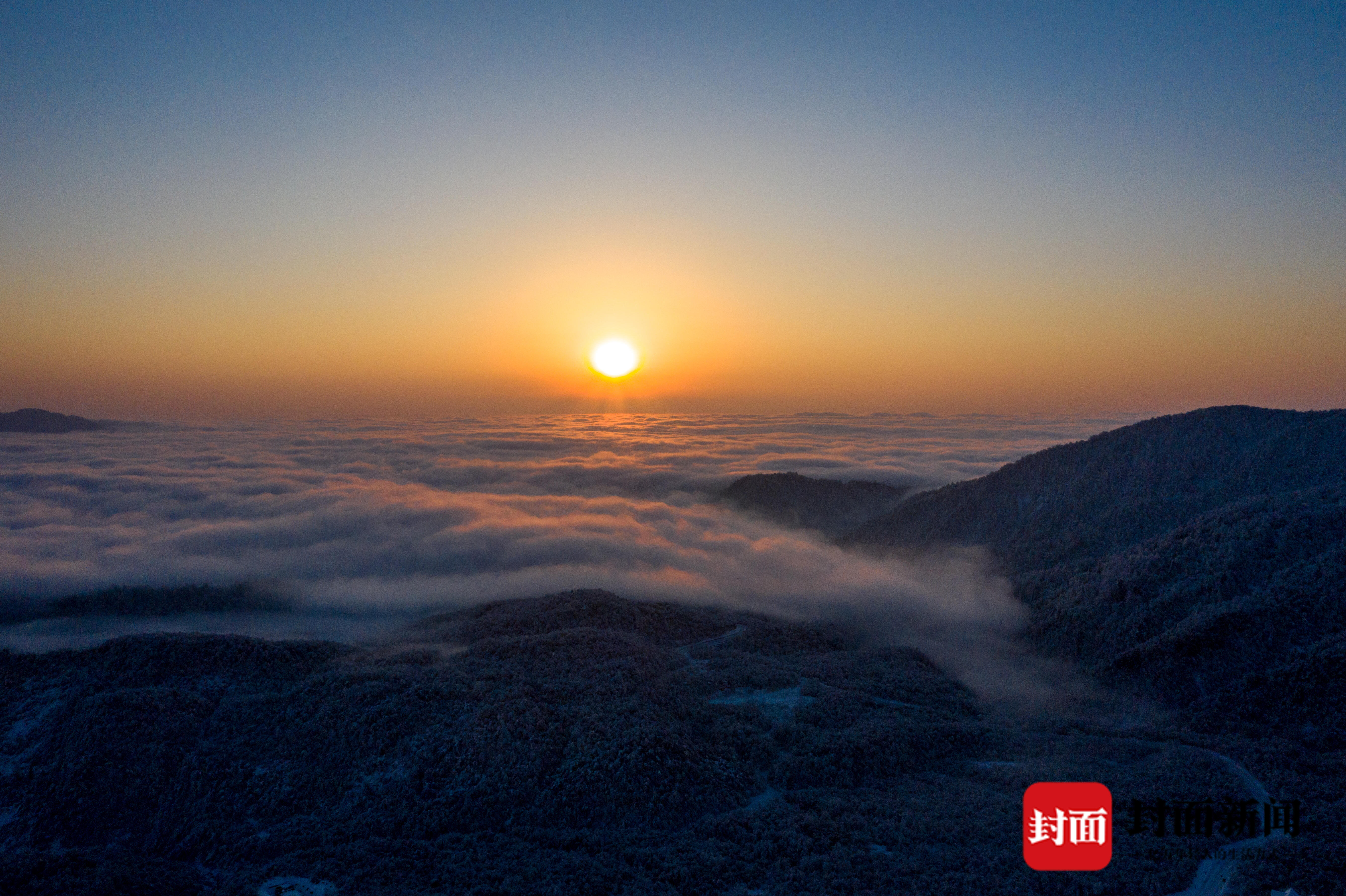 日出西岭雪山 银装素裹披霞衣|图集