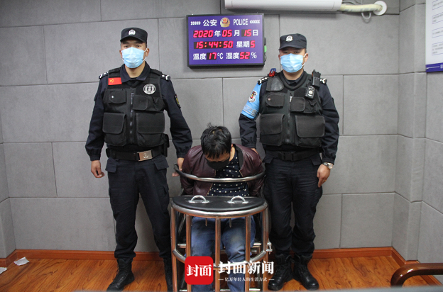公安局长带队现场抓捕视频曝光 男子抢劫杀人藏匿9年终落网