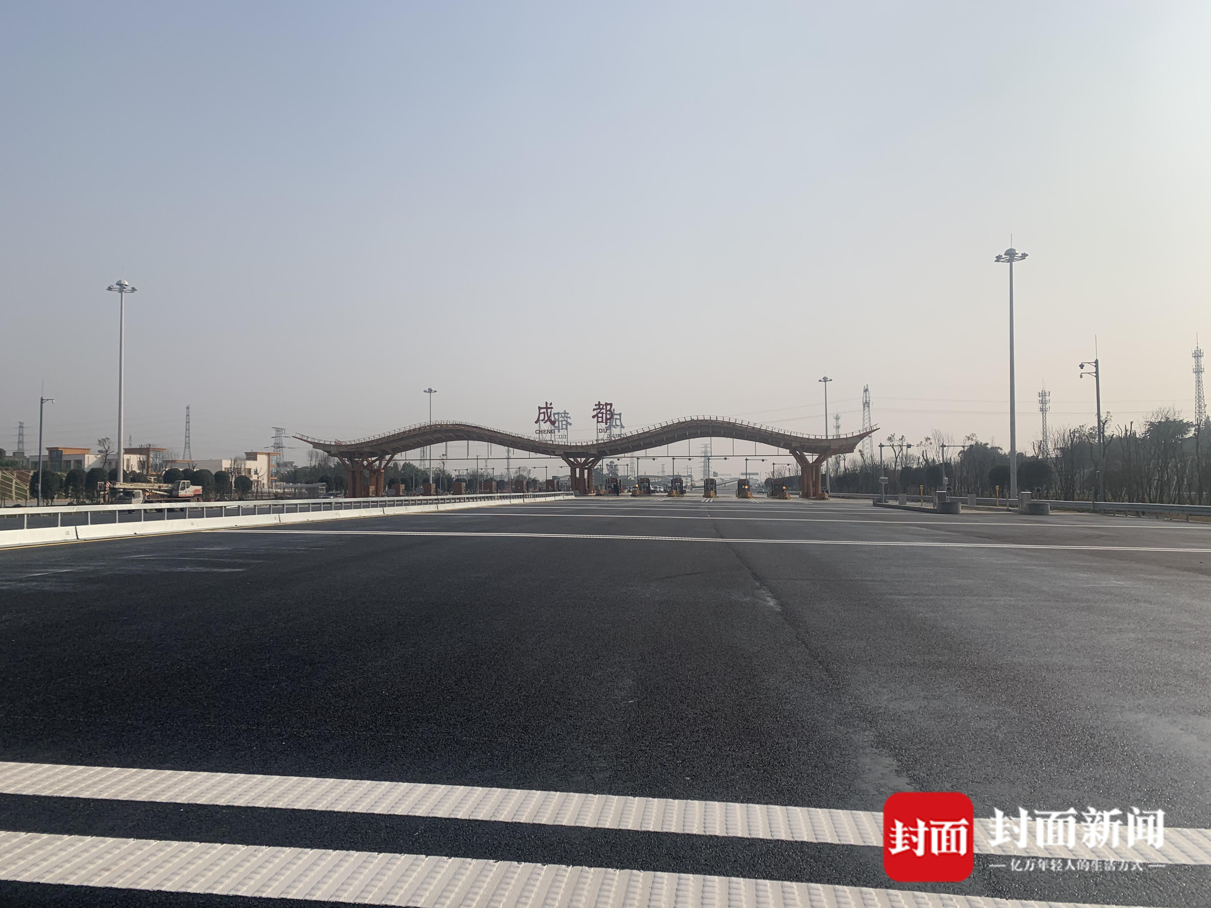 市区30分钟跑拢新机场成都天府国际机场高速主线全面建成将于年底通车