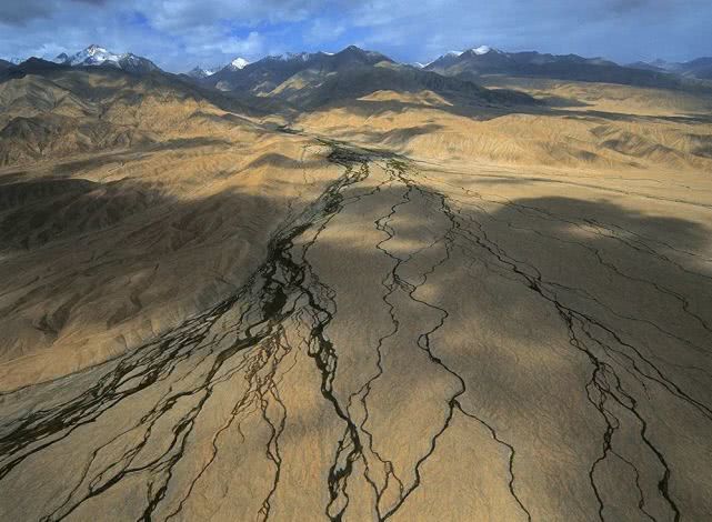 阿丑拍下新疆最美的景象还要将它送到更远的地