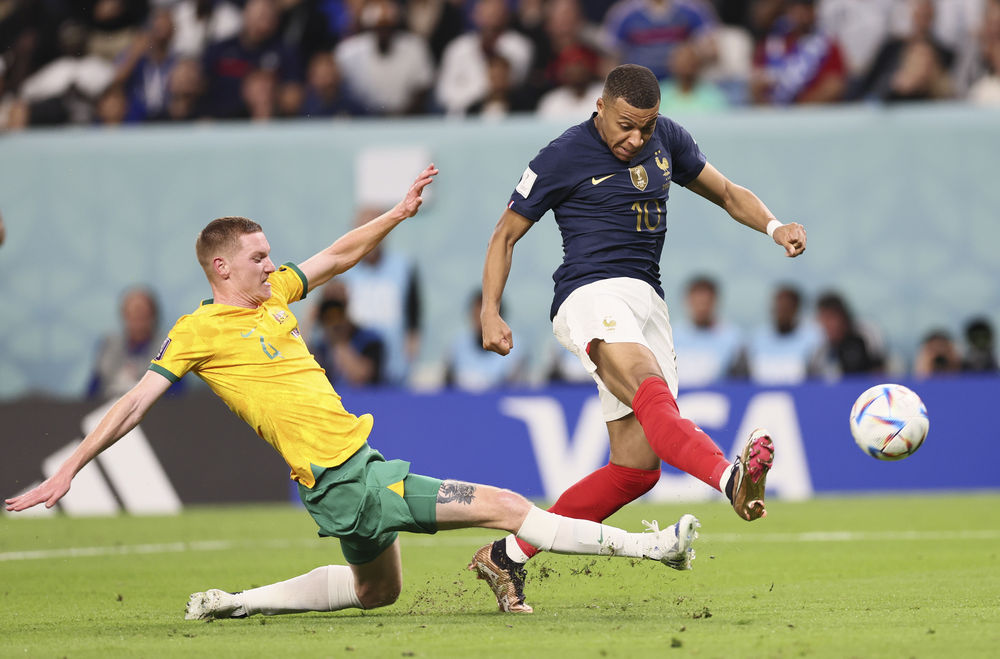 卡塔尔世界杯岳东兴视点法国队能否卫冕关键看姆巴佩走廊