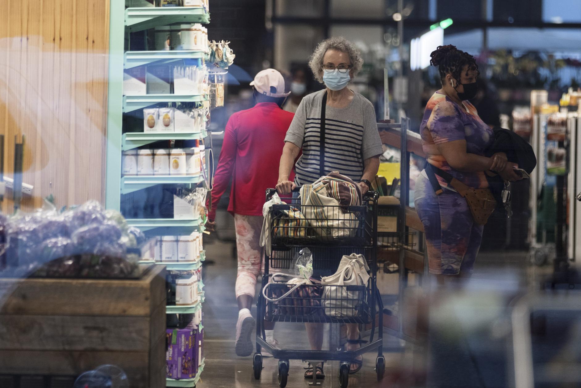 选民抱怨“经济不行”，“枪口”对准特朗普