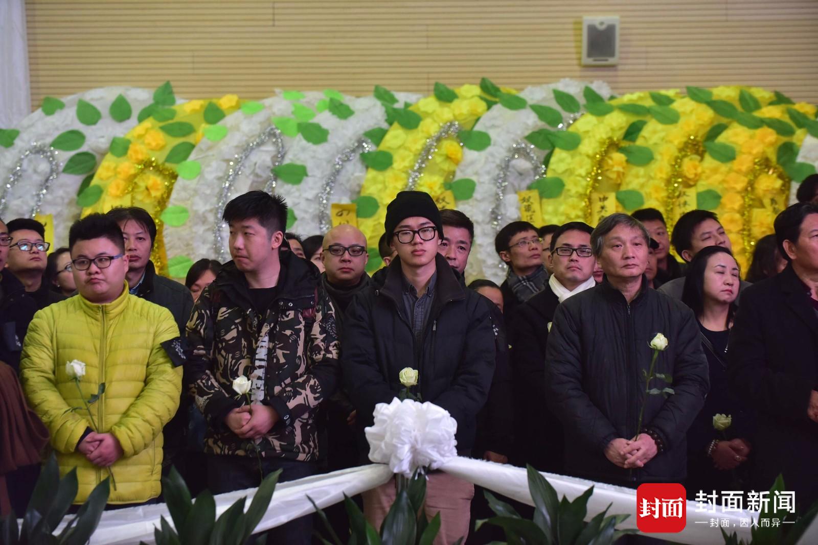 雨中送别一代大师 叶毓山遗体告别仪式双流举行