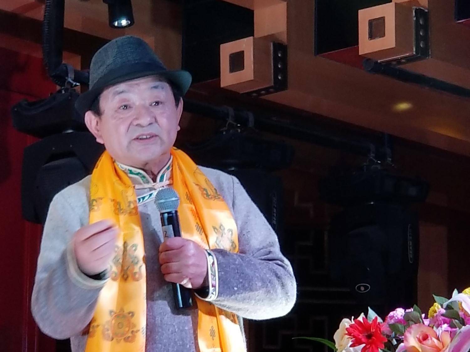 巴登从艺55周年巴蜀笑星齐道贺