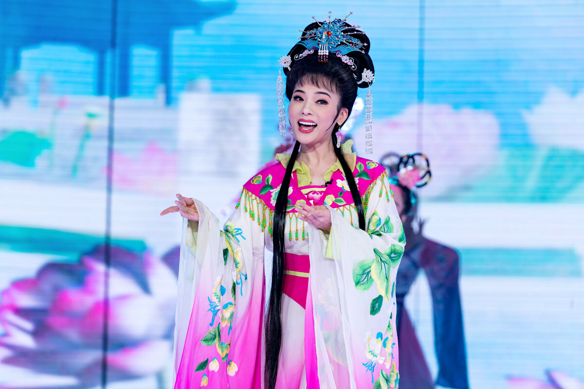 陈思思爱在七夕今晚央视献唱天女散花祝福有情人