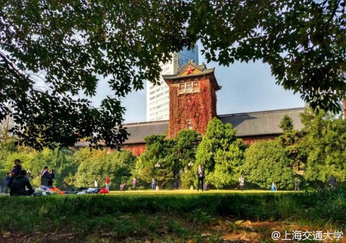 上海交大发了一组南京大学的照片这啥情况