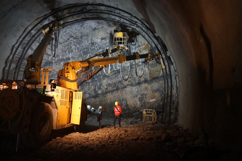 3项及多项科研课题,宁会隧道建设速度稳步提升,多次钻爆法施工单月掘