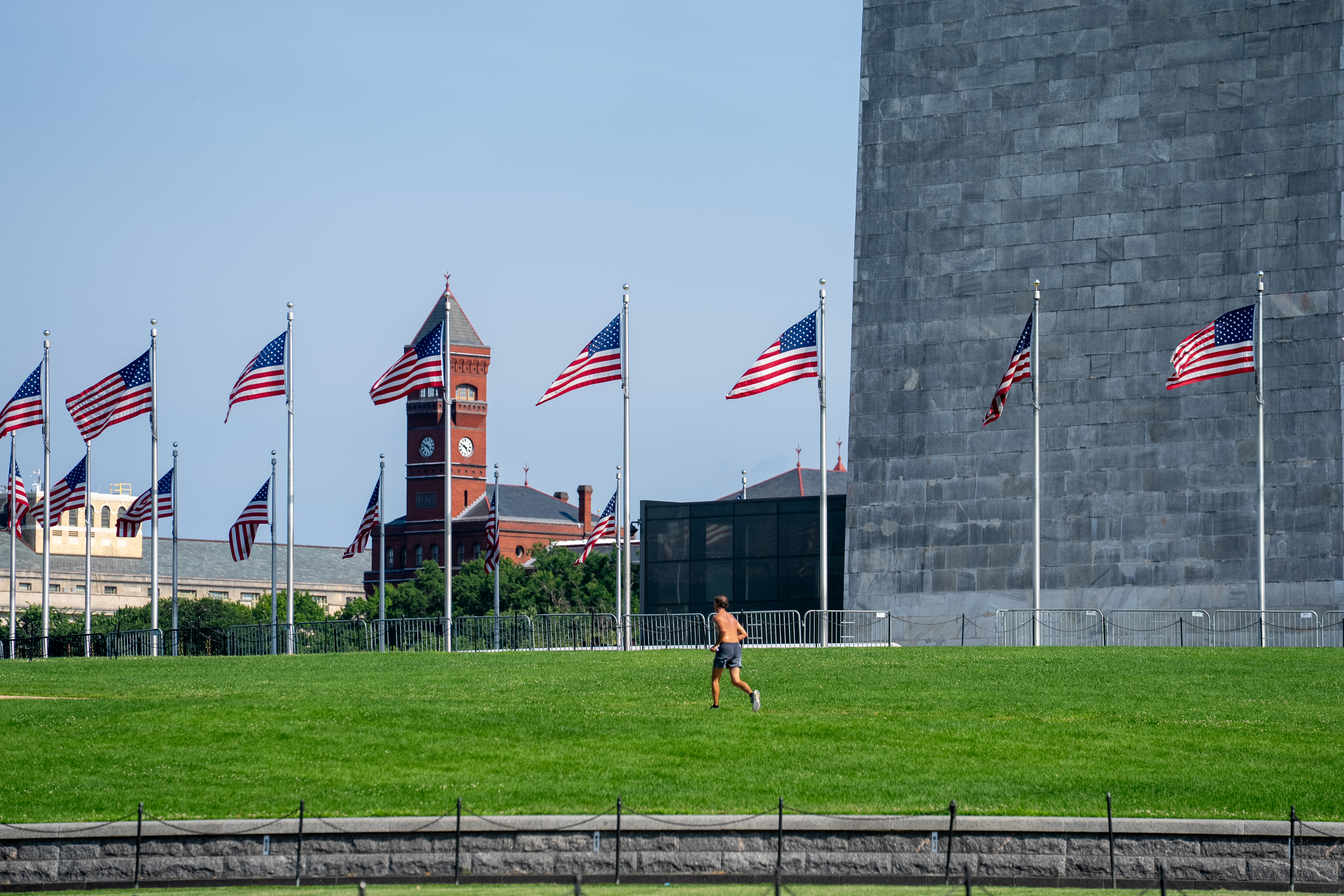 民调：过半美国民众不认可特朗普政府处理爱泼斯坦案表现