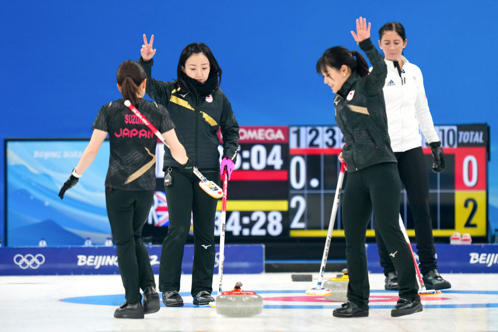 北京冬奥会冰壶日本队长藤泽五月坚持下去一直追逐那块石头