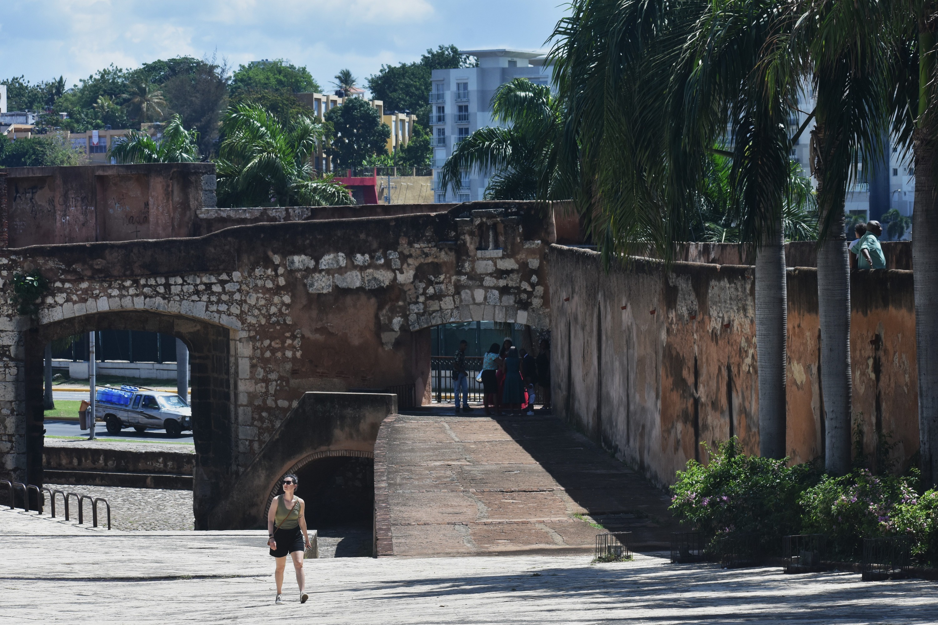 多米尼加一闹市区发生爆炸 死伤至少40余人 - 封面新闻